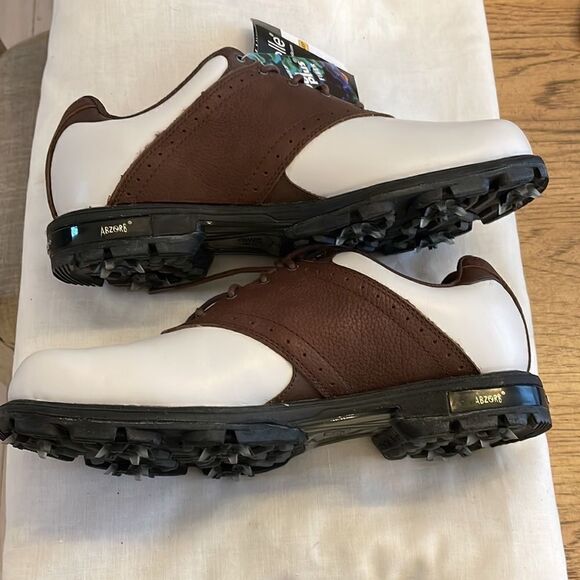 NEW BALANCE GOLF SHOES.  NEW.  SIZE 7 2E WIDE. - Picture 7 of 10